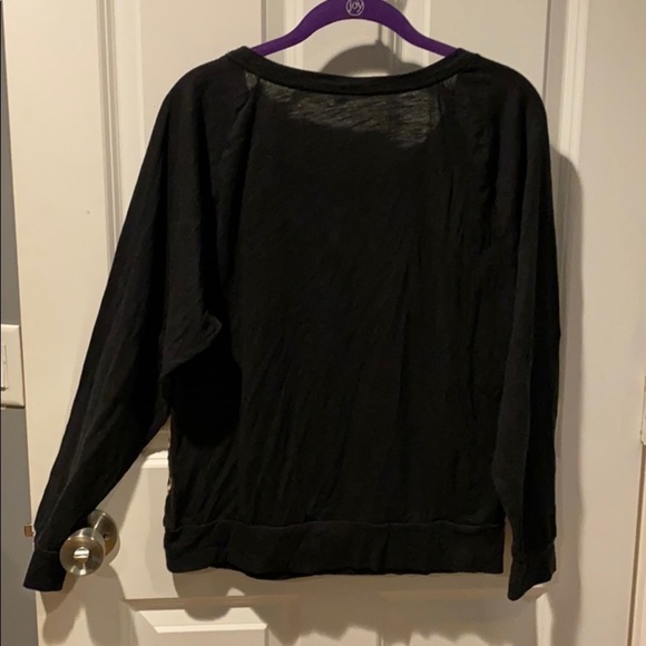 VS Pink Lightweight Leopard Long Sleeve EUC - Picture 5 of 6